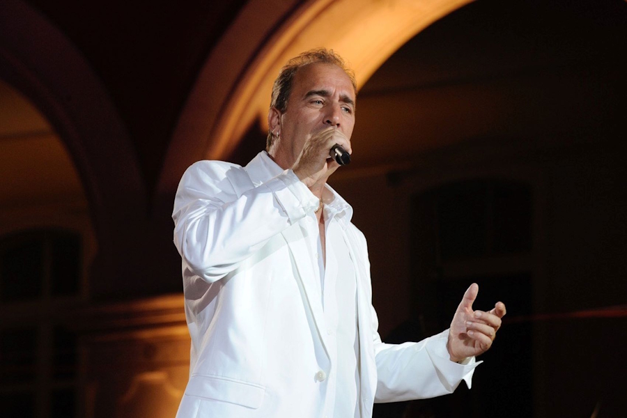 Evo mene moji ljudi – Mladen Grdović slavi 45 godina karijere svečanim koncertom u Lisinskom!