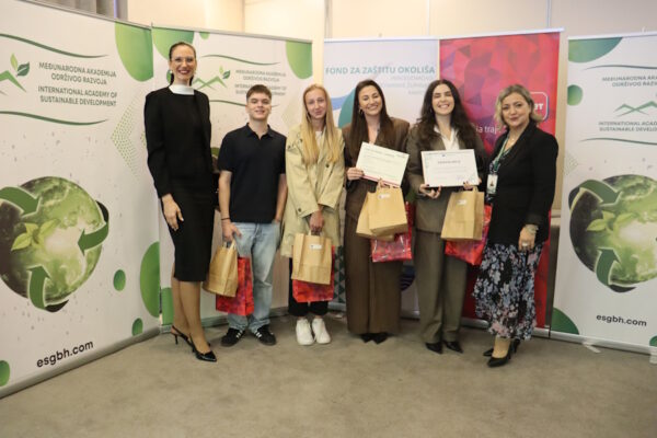 HT Eronet nagradio: “Zeleni” projekti mladih obilježili zatvaranje konferencije „Izgradimo održivu BiH“