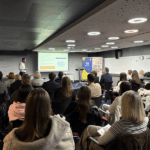 Algoritamske manipulacije produbljuju društvene podjele: Predstavljeno istraživanje o utjecaju AI-a na mlade i demokraciju u BiH