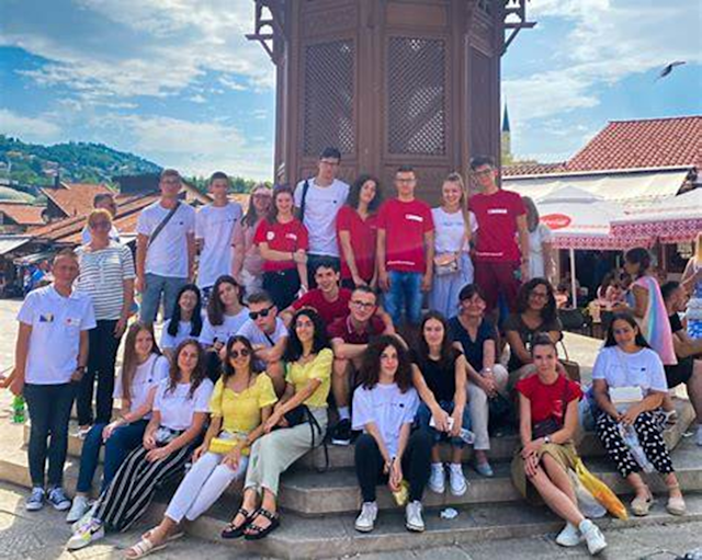 Zašto je Hercegovini potrebna moderna digitalna platforma za mlade? Donosimo odgovore.