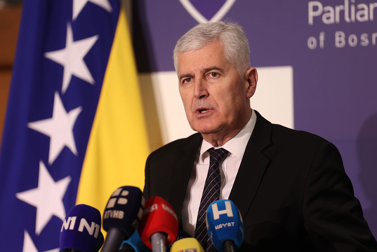 Čović nakon prekida sjednice: BiH ne može funkcionirati na bazi “anarhije partnerstva”
